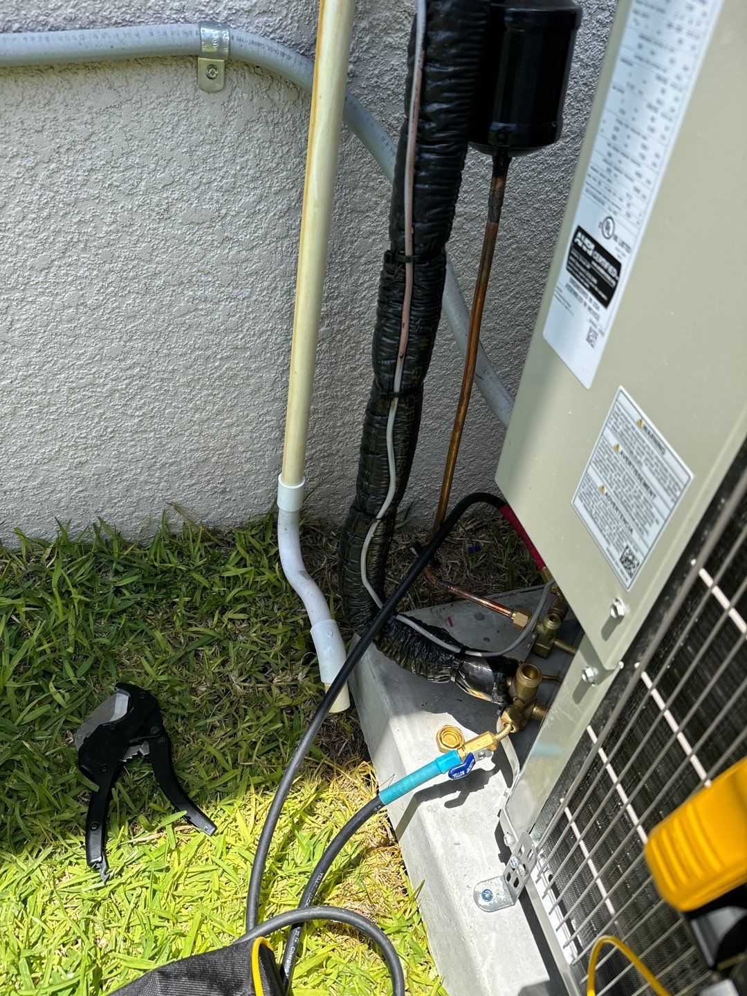 Line set connection at the new outdoor unit