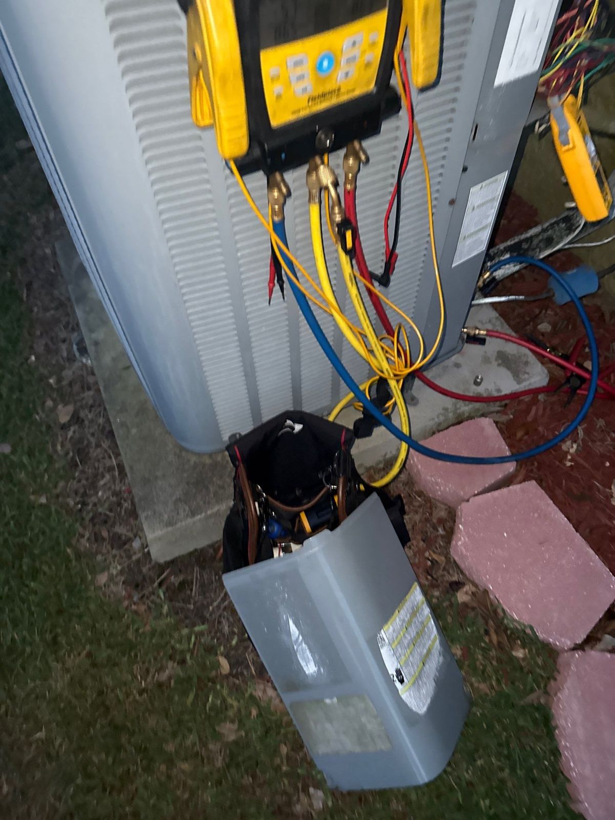 Old outdoor unit on gauges during diagnosis